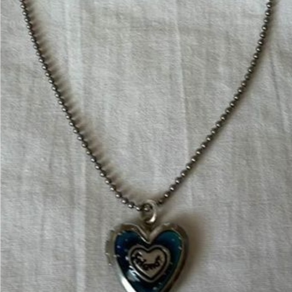Girl’s Heart Locket Necklace. Friends. - Picture 4 of 5